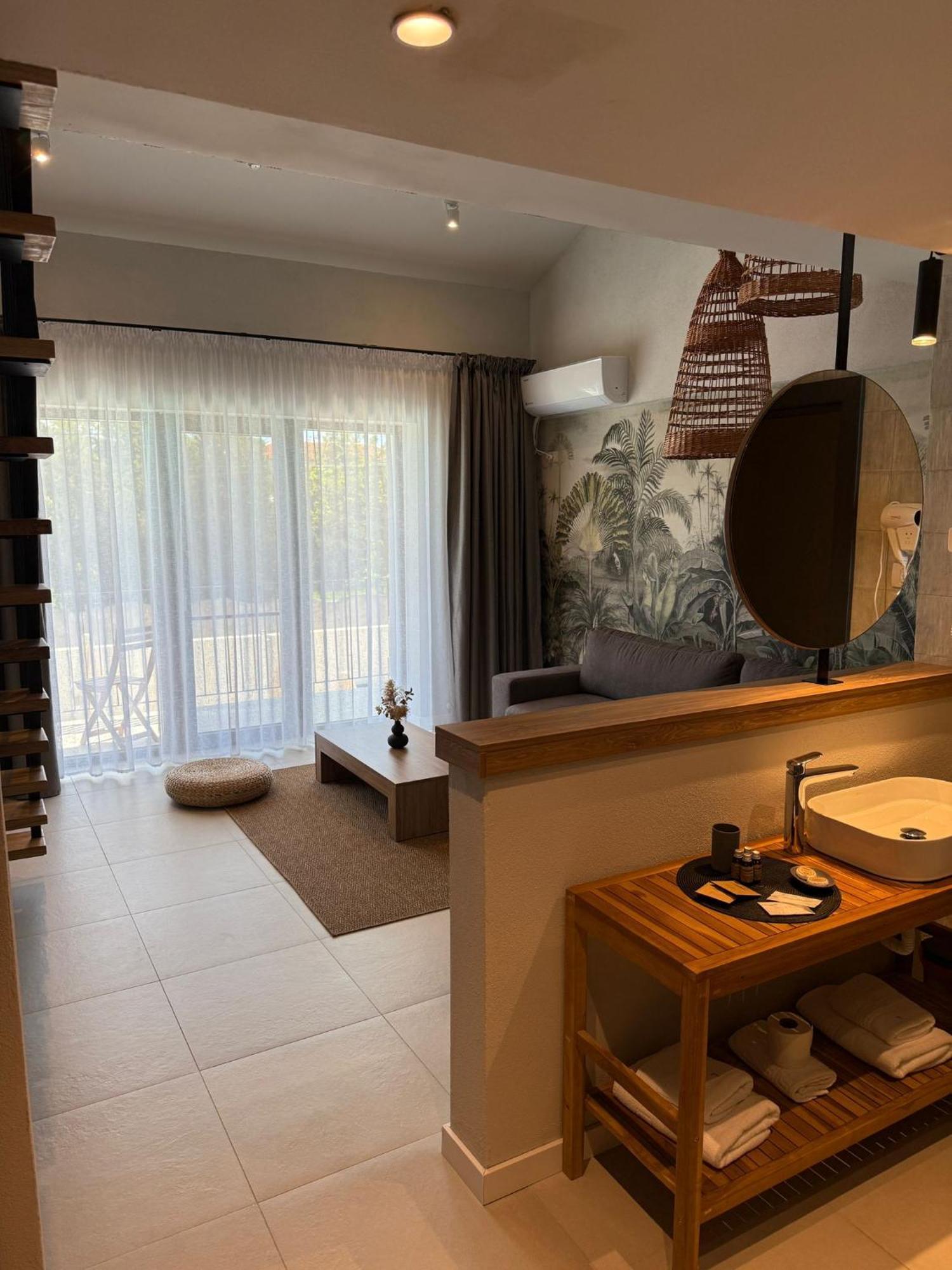 Luuma Hotel 2 Mai Ngoại thất bức ảnh