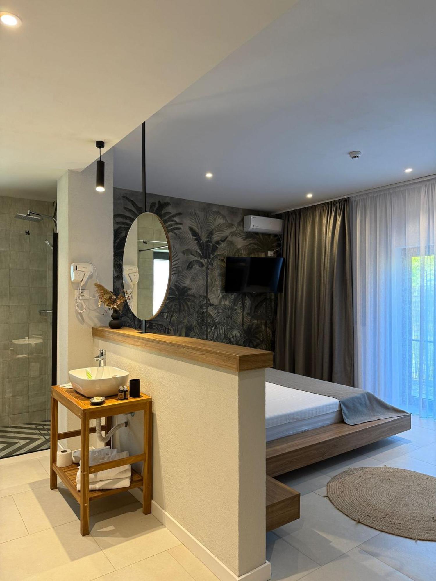 Luuma Hotel 2 Mai Ngoại thất bức ảnh